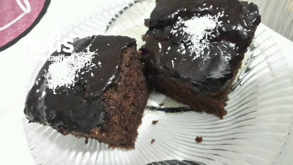 Yumuşacık Çikolata Soslu Kakaolu Kek (Harika) Nefis Yemek Tarifleri