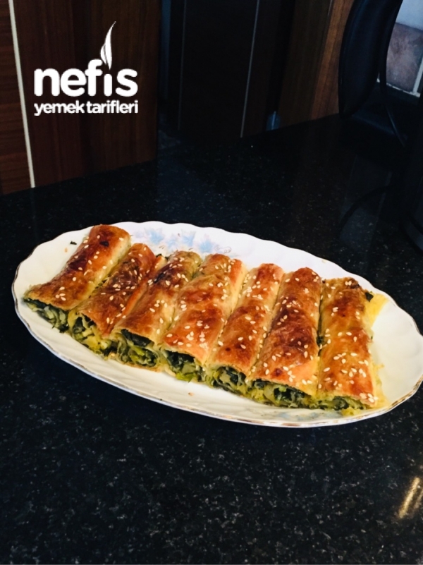 El Açması Ispanaklı Börek