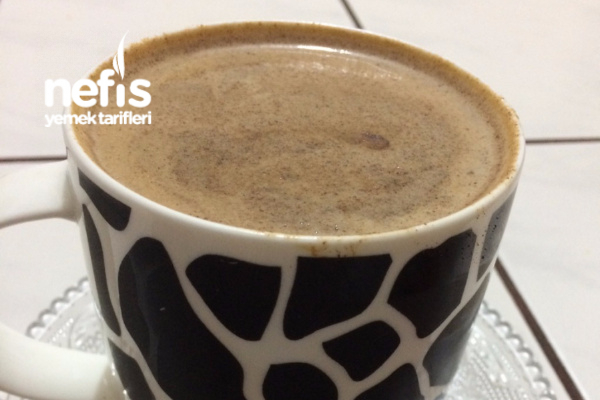 Ballı Tarçınlı Sütlü Türk Kahvesi