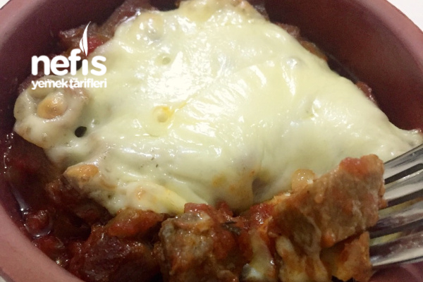 Güveçte Kaşarlı Et Sote Nefis Yemek Tarifleri 4095846
