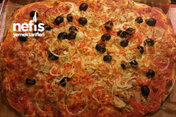 İtalyan Usulü Pizza Nefis Yemek Tarifleri