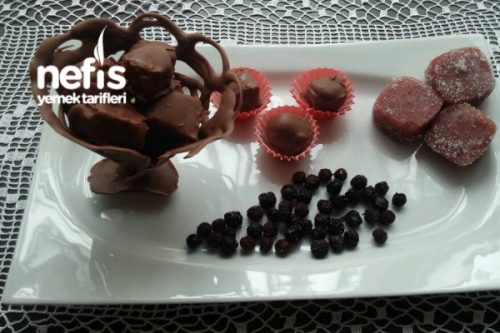 Çikolata Kaplı Vişneli Lokum (Çikolata Danteli Kupta) Tarifi