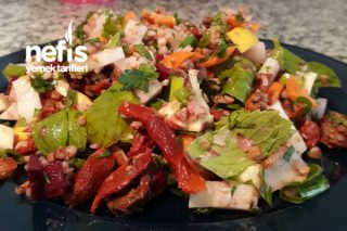 Kuru Domatesli Greçka Salatası Tarifi