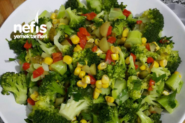 Zeytinyağlı Enfes Brokoli Salatası