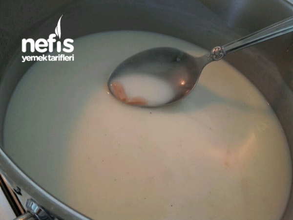 Yoğurtlu Erişte Çorbası