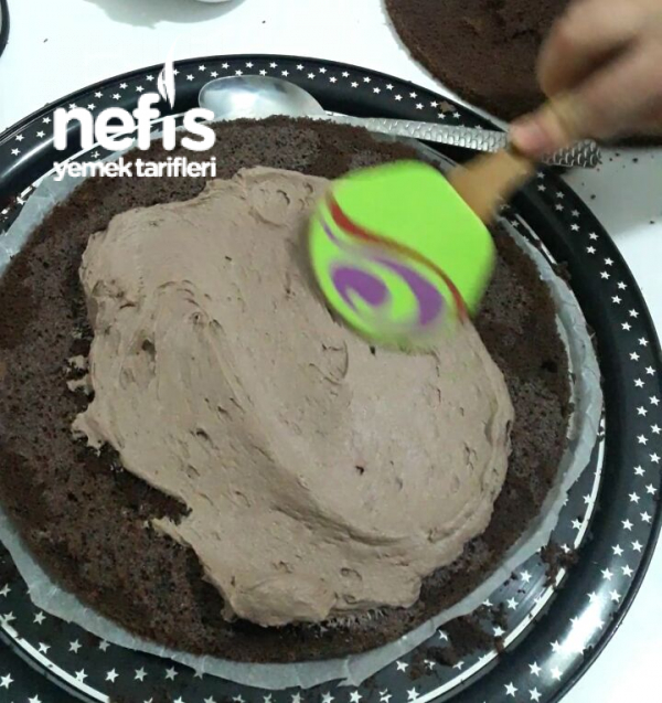 Evde Çok Kolay Çikolatalı Yaş Pasta Nefis Yemek Tarifleri