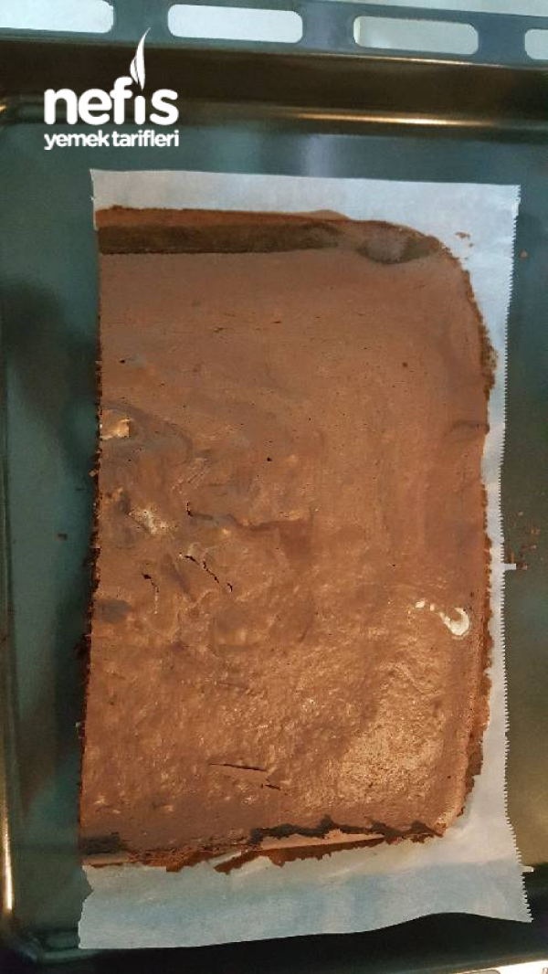 Çilekli Kat Kat Pasta Nefis Yemek Tarifleri