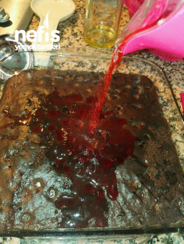 Vişne Sulu ıslak Kek Nefis Yemek Tarifleri 4223082