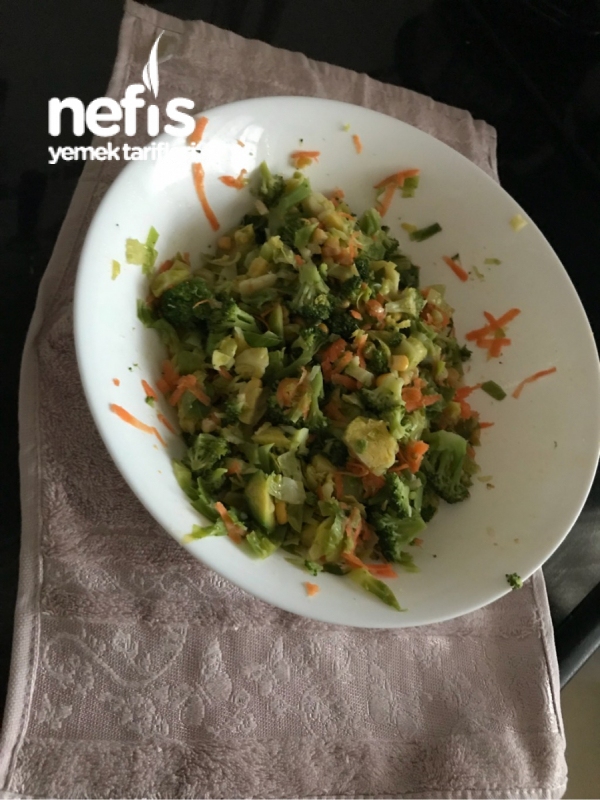 Brokoli-brüksel Lahanası Salatası