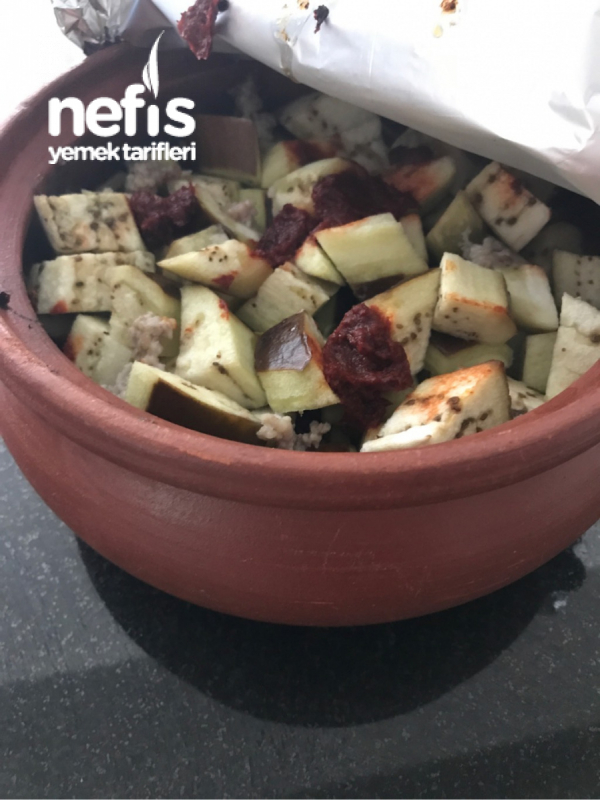 Güveçte Patlıcanlı Et Nefis Yemek Tarifleri 4245118