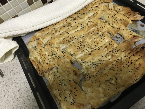 hazır yufkadan kıymalı patatesli börek