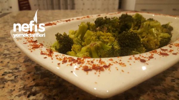 Sumaklı Brokoli Salatası