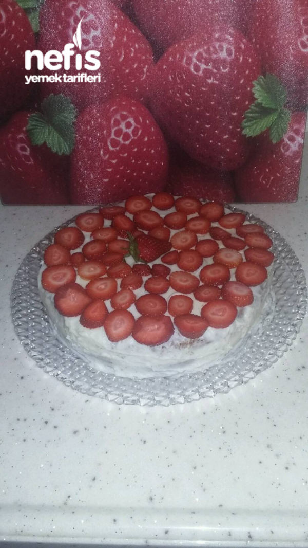 Çilekli Pasta Nefis Yemek Tarifleri 4280607