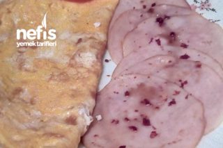Diyet Kahvaltı - Yağsız Hindi Füme Ve Omlet (Sadece Az Miktarda Zeytinyağı İle) Tarifi