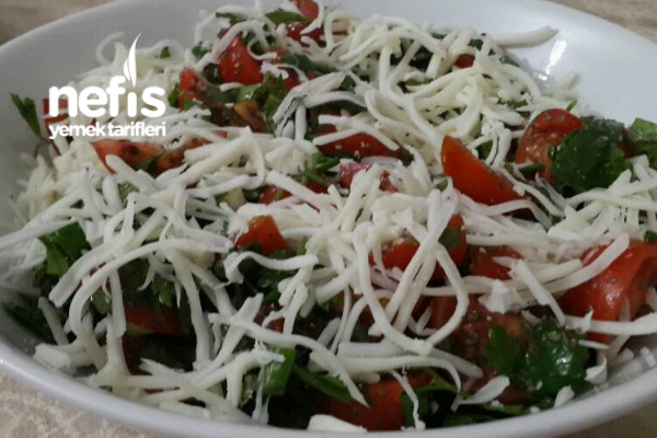 Mozarellalı Sağlıklı Çeri Domates Salatası