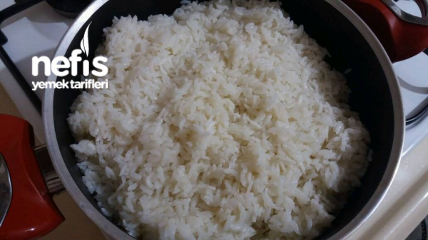 Sade Pirinç Pilavı