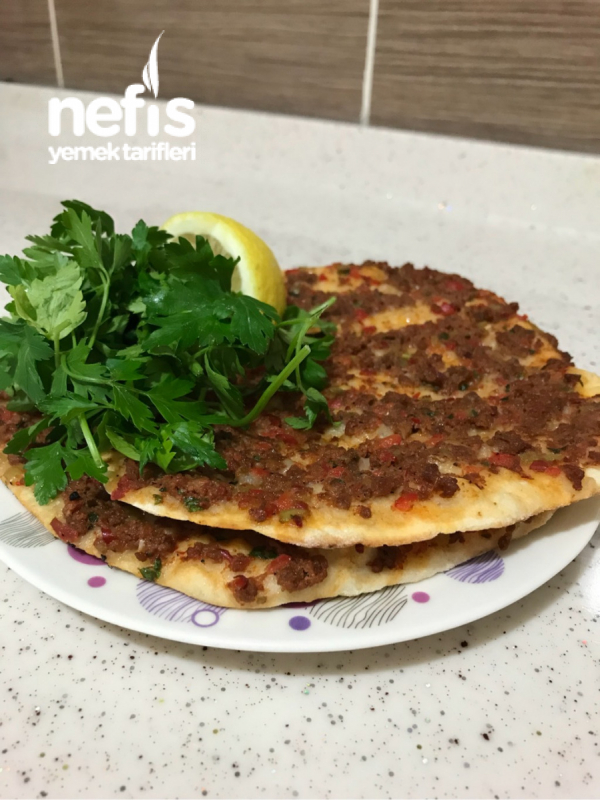 Dışarıda Lahmacun Yemeye Son Nefis Yemek Tarifleri
