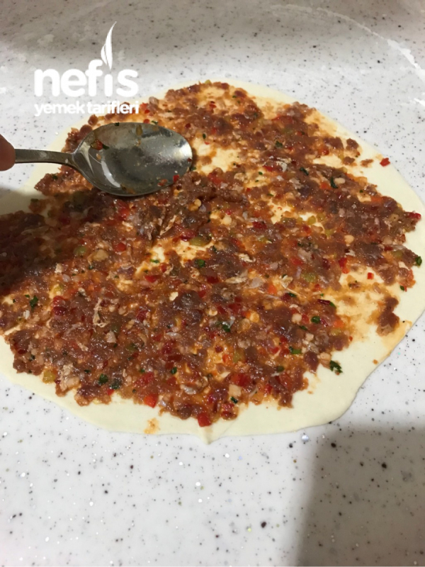 Dışarıda Lahmacun Yemeye Son Nefis Yemek Tarifleri