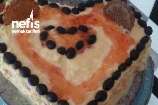 Sevgililer Günü Pastası (Keyfi Yolunda Aşkı Sonunda) Tarifi