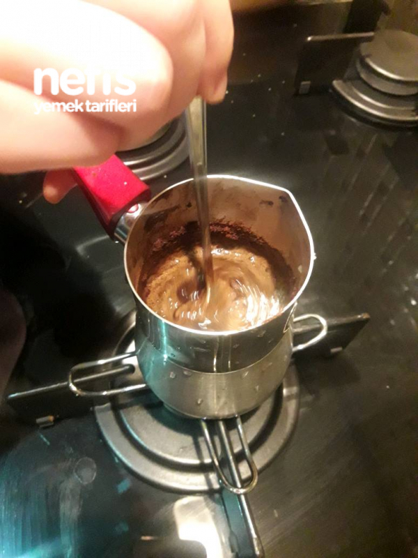 Köpüklü Orta Şeker Türk Kahvesi Nefis Yemek Tarifleri