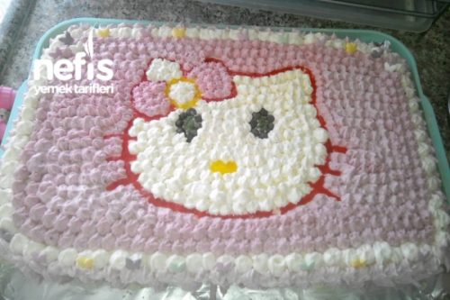 Hello Kitty Doğum Günü Pastası Tarifi