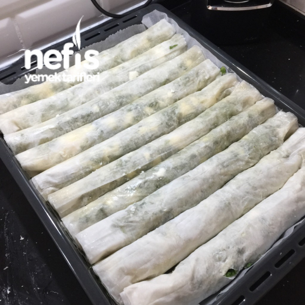 Baklavalık Yufka İle Ispanaklı Börek