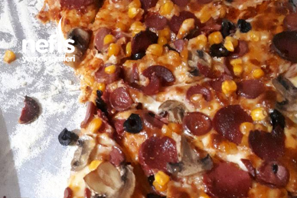 Bol Malzemeli Pizza Nefis Yemek Tarifleri 4323825
