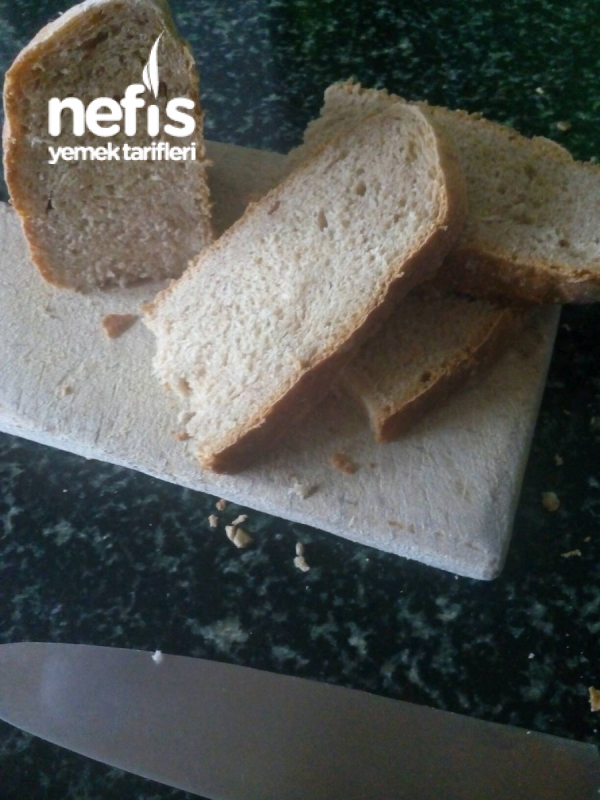 Evde Tam Buğdaylı Çekirdekli Mis Ekmek.