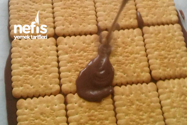 Petibörlü Pişmeyen Pasta Nefis Yemek Tarifleri