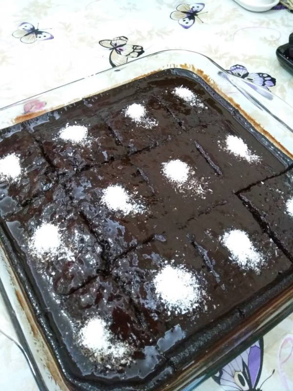 Islak Kek ( Browni Tadında Bol Soslu )