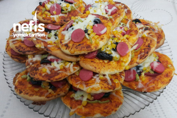 Mini Pizza Tam Kıvamında Nefis Tarif