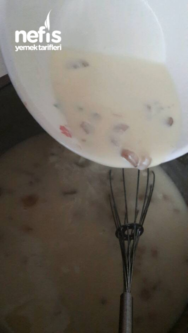 Nefis Yoğurtlu Mantar Çorbası
