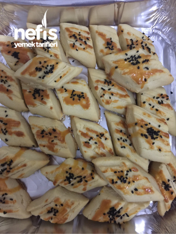 Tuzlu Kurabiye (Ağızda Dağılan) Pastane Usulü Nefis Yemek Tarifleri