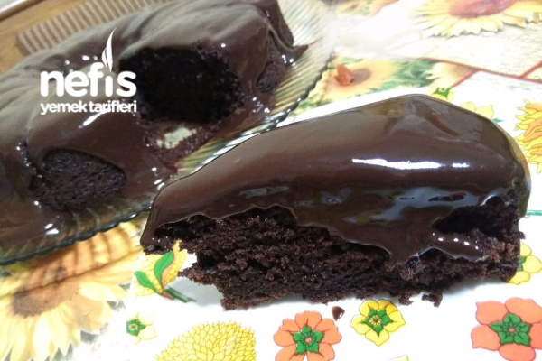 İçi Dışı Çikolata Soslu Kek Nefis Yemek Tarifleri