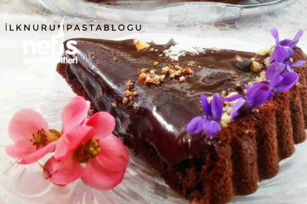 Tart Kalıbında Nefis Ağlayan Pasta