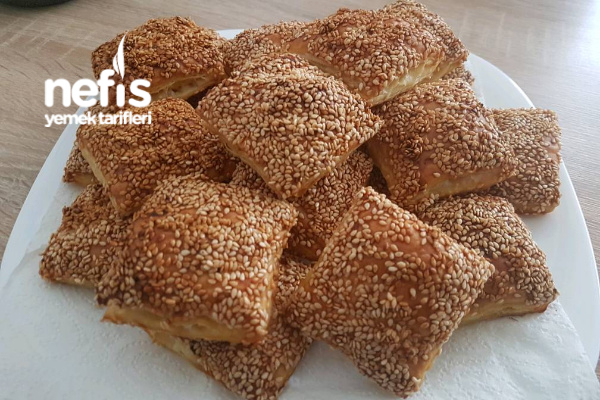 Milföy Hamurundan İçi Peynirli Çıtır Börek Tarifi (Çok Kolay)