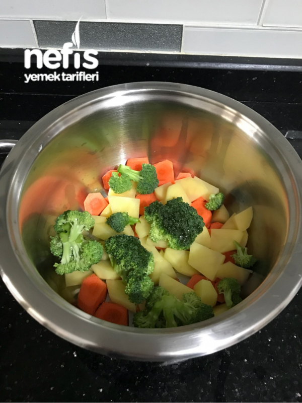 bebek brokoli corbasi 7 ay nefis yemek tarifleri