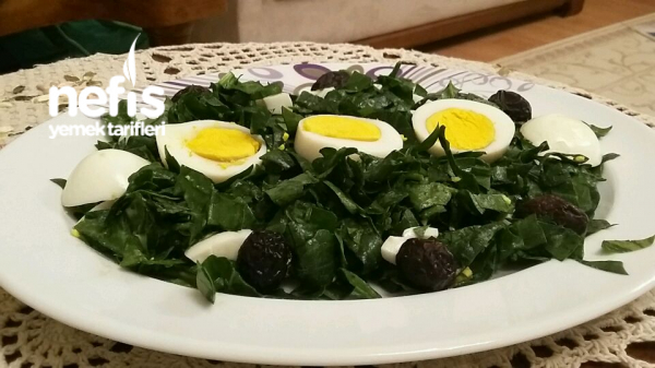 Yumurtalı Ispanak Salatası