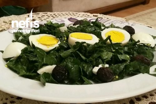 Yumurtalı Ispanak Salatası Tarifi