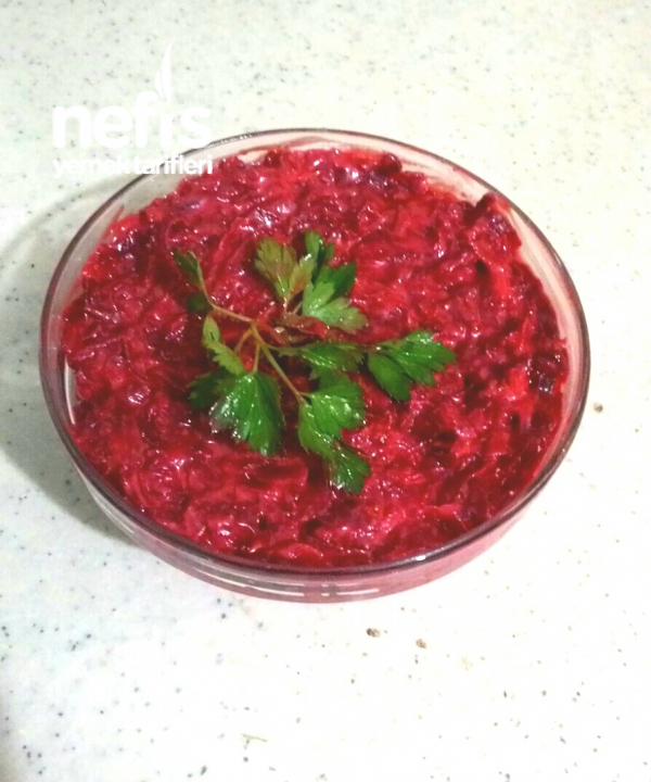 Yoğurtlu Kırmızı Pancar Salatası