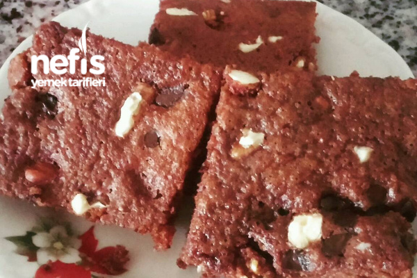 Çikolatalı (Fıstıklı Fındıklı Cevizli Bademli) Mükkemmel Brownie