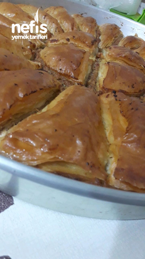 El Açması Kekli Baklava