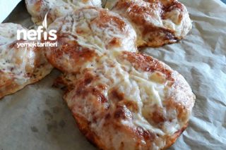Peynirli Küçük Pizzalar Tarifi