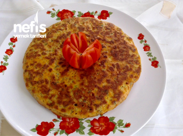 Kahvaltılık Nefis Börek Tadında  Omlet ( Pırasa Ve Bol Yeşillikle )