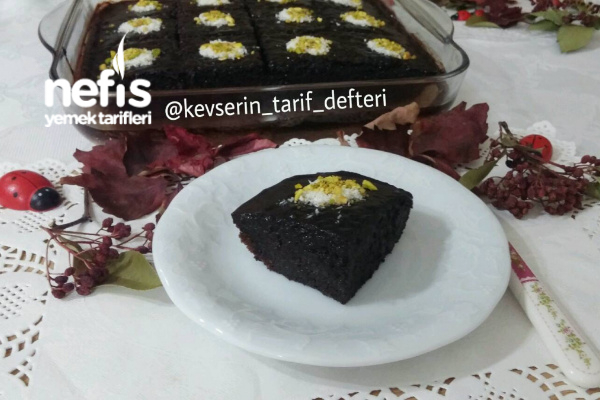 Pastane Lezzetinde Bol Soslu Muhteşem Islak Kek Nefis Yemek Tarifleri