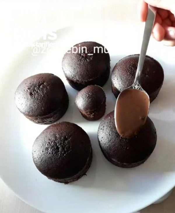 Tencerede Fincan Kek Nefis Yemek Tarifleri 4460936