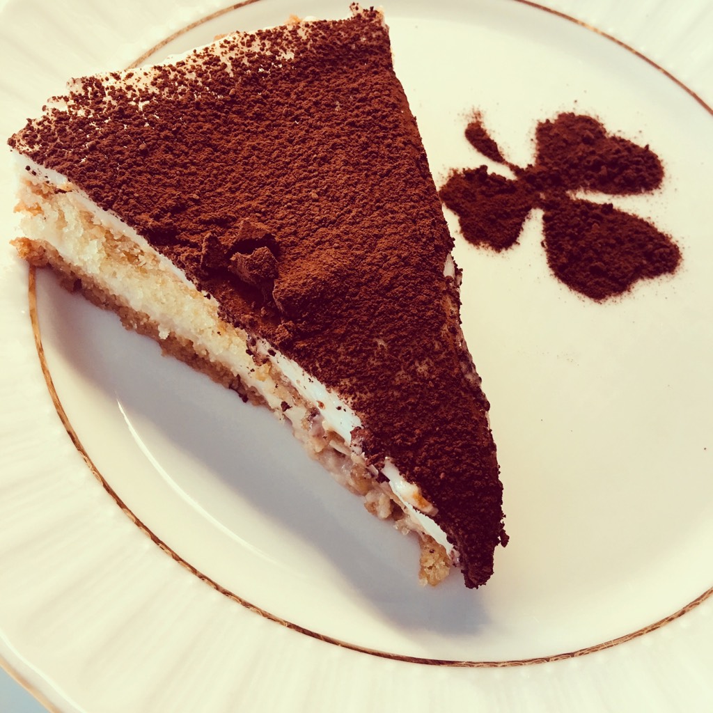 Tiramisu Pasta Keki İle Tarifi Videosu Tiramisu Pasta Keki İle Tarifi Videosu