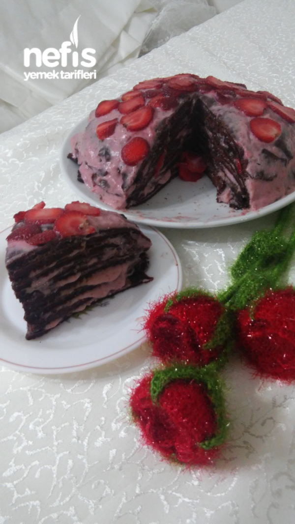 Çilekli Krep Pasta Nefis Yemek Tarifleri 4476934