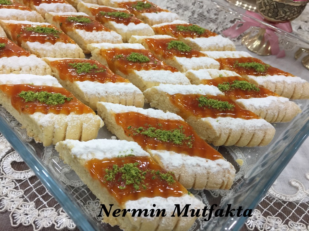 Marmelatlı Kayısı Bisküvi Tarifi Marmelatlı Kayısı Bisküvi Tarifi