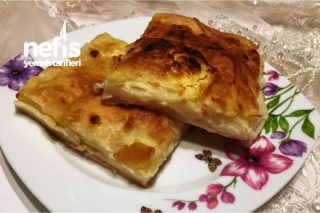 Kaymaklı Ve Peynirli Tepsi Böreği( Videolu) Tarifi